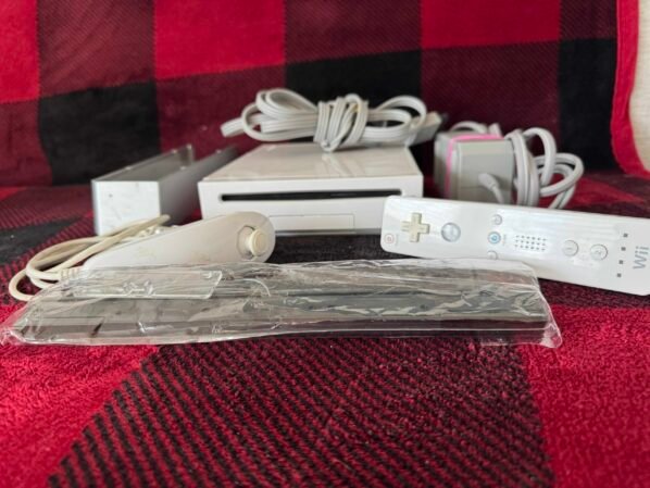 Nintendo WII Console - Refurbished (White)